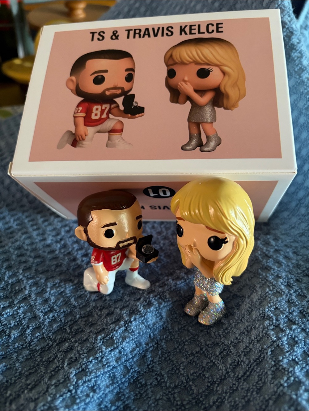 NIB TAYLOR & TRAVIS Engagement Figurines